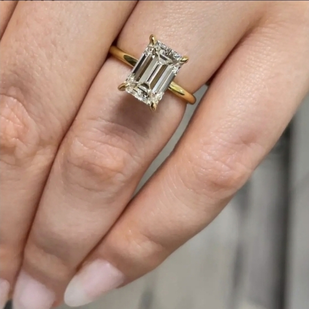 VVSI 3.5 Carat Emerald-Cut Created Moissanite Diamond Ring